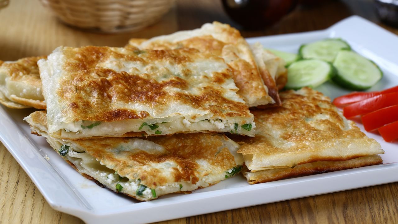 200402101719-14-best-turkish-foods-gozleme