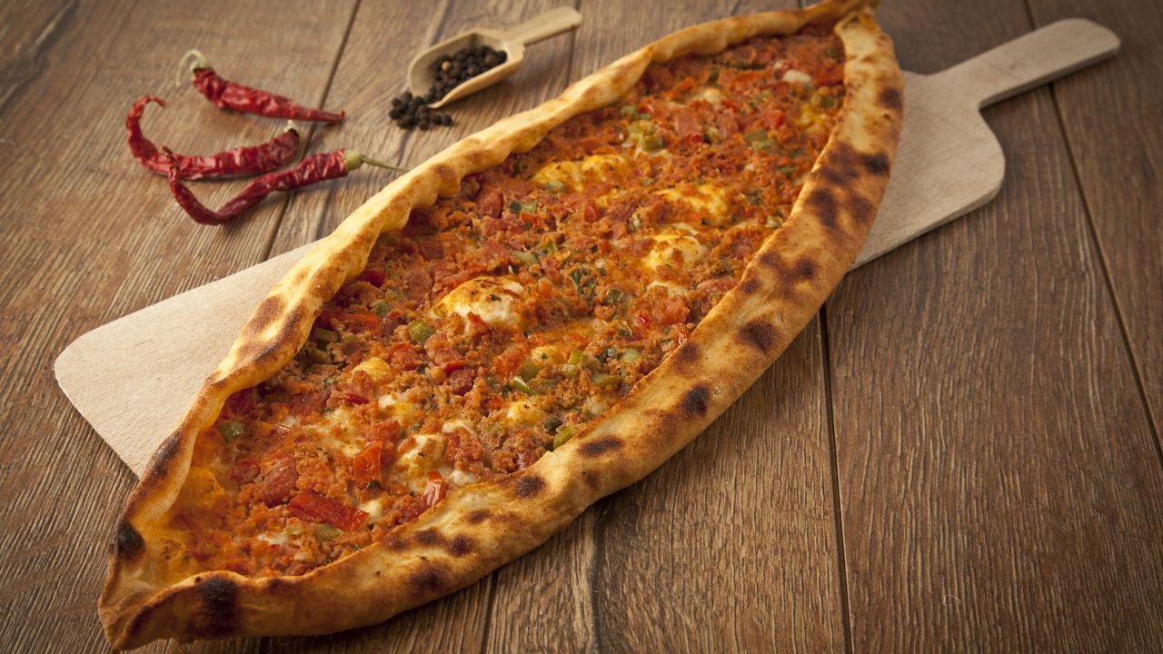 200402101805-15-best-turkish-foods-pide