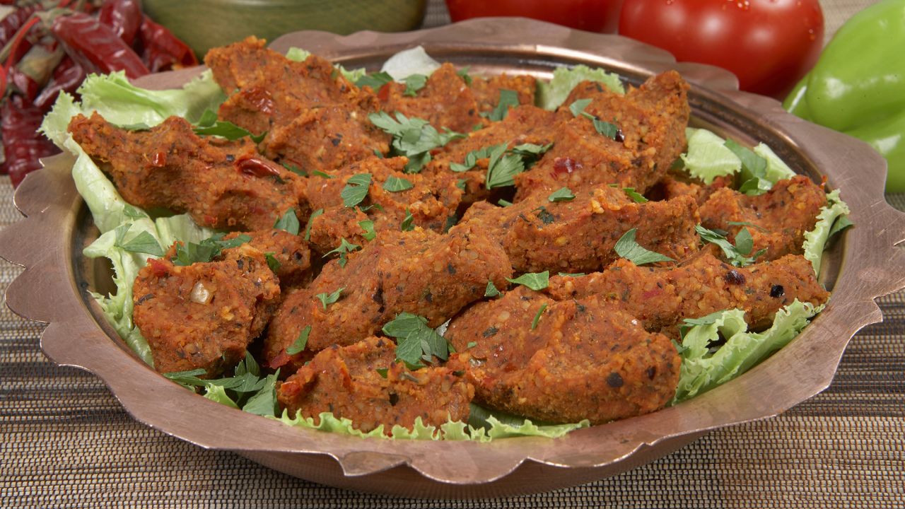 200402101946-19-best-turkish-foods-cig-kofte